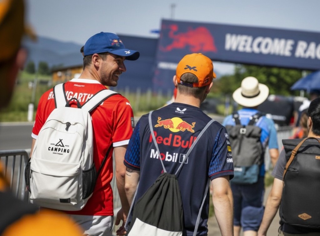 Fans am Welcome-Race Eingang beim Red Bull Ring – MotoGP Wochenende in Spielberg